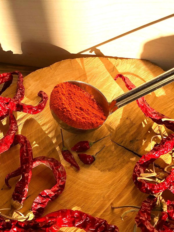 Peperoncino piccante in polvere ( varietà superiori)